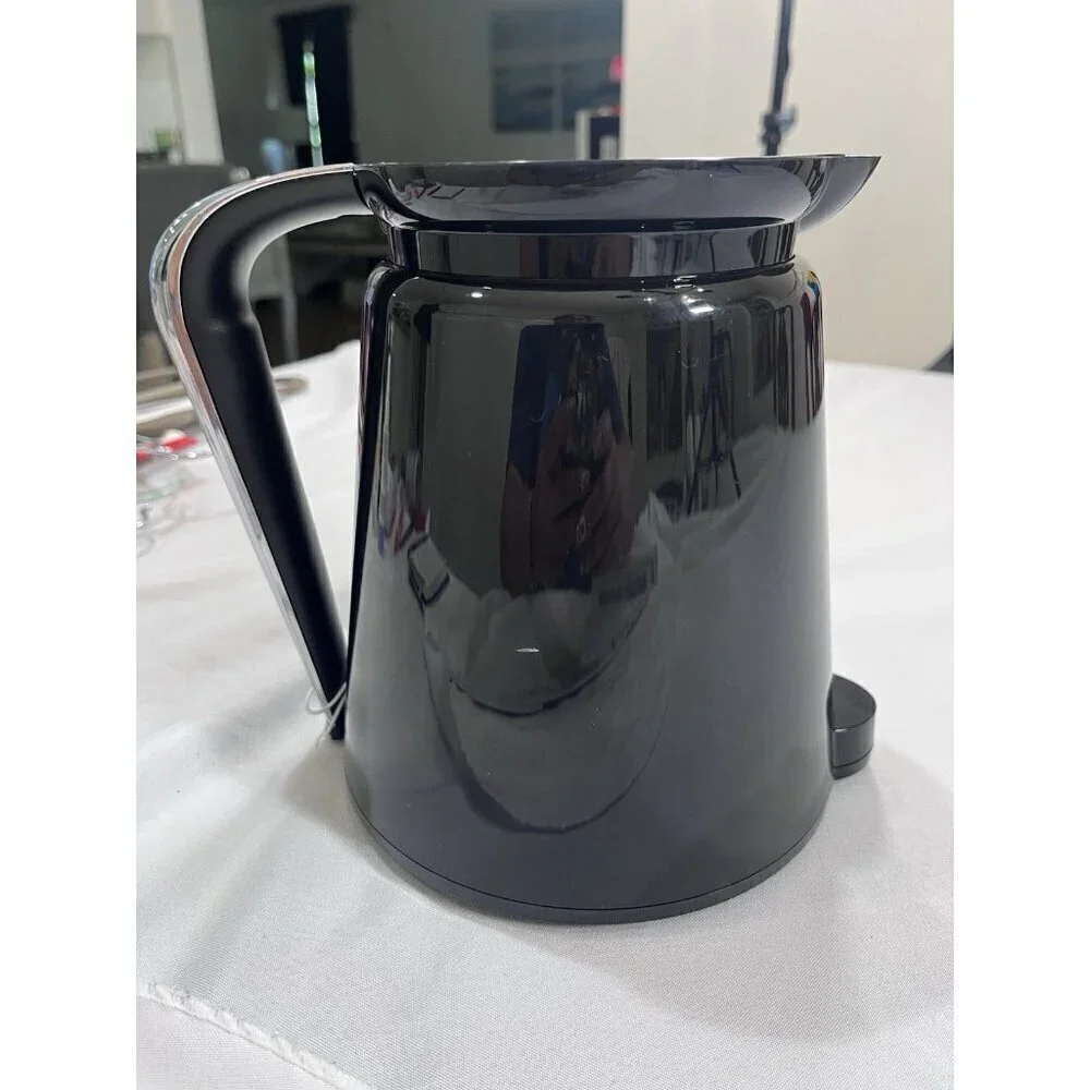 Keurig 32 Ounce Coffee Pot Carafe 2.0 Replacement Black Silver